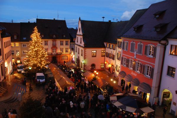 endingen-weihnachtsmarkt-4-c-hauser625A7AD5-9D06-D75F-2B57-22E035F4EEE1.jpg